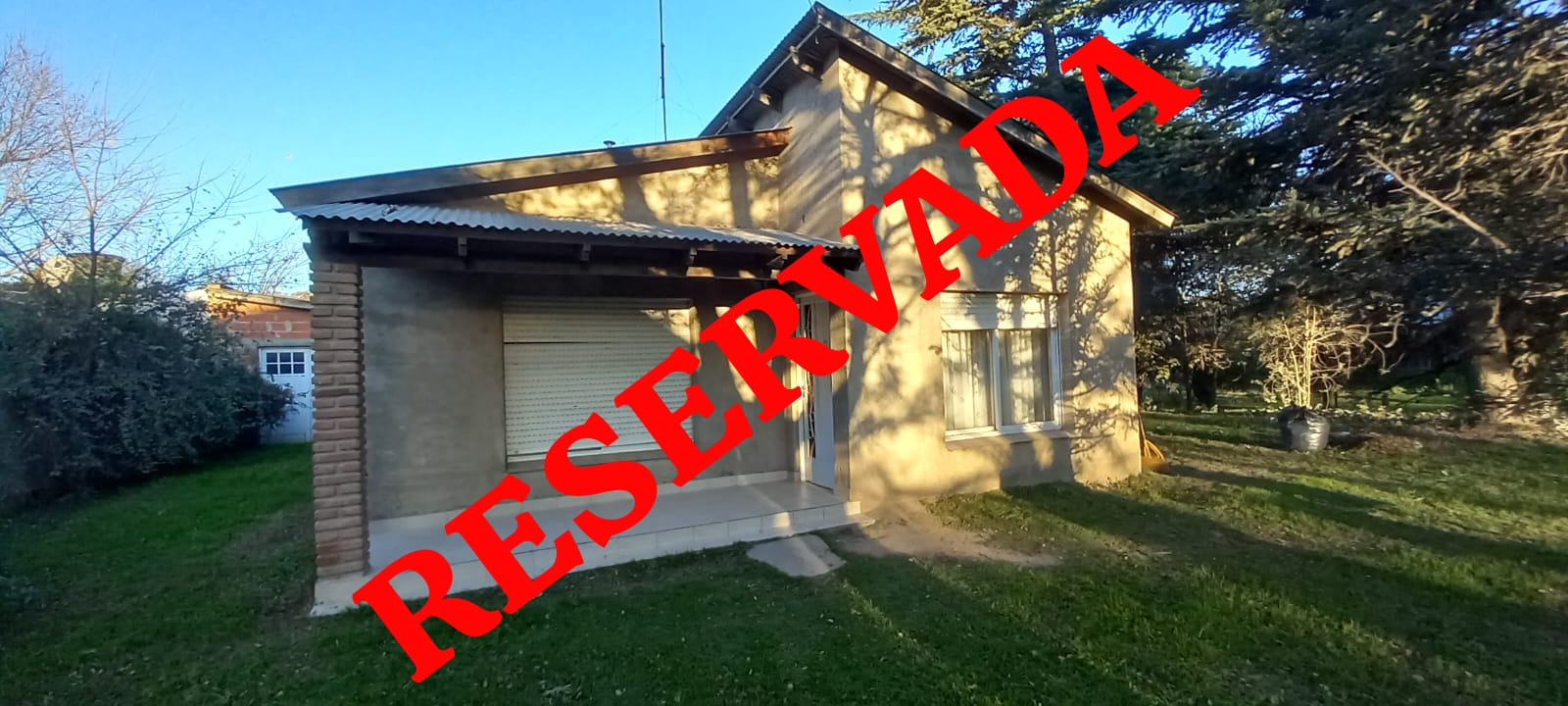 CASA CON IMPORTANTE LOTE DE 2150 MTS2 EN VILLA ARCADIA