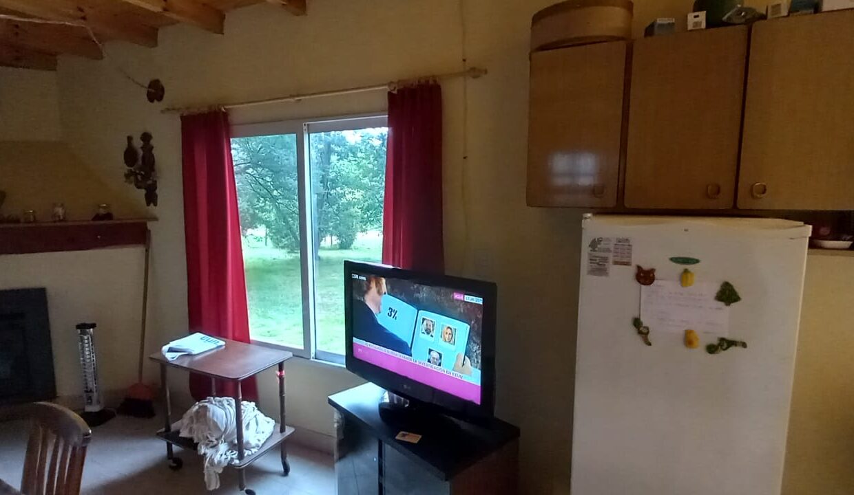 b6ad483d-a4f0-4fde-81c1-a3af04101a25